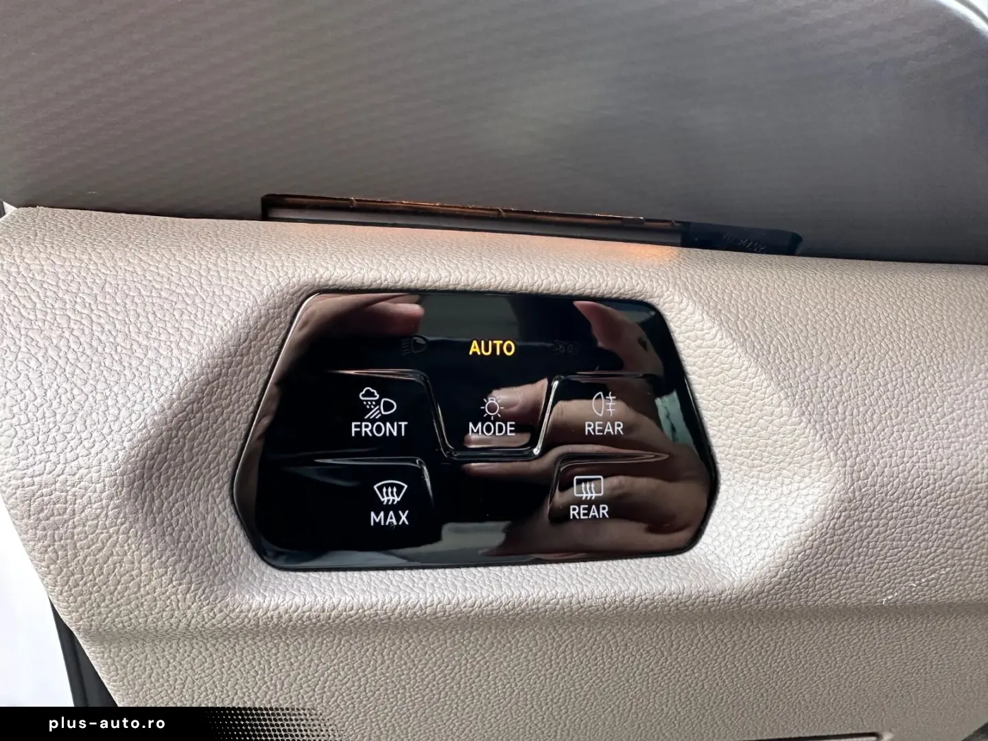 VW T7 Multivan Edition LÜ Navi HuD Pano AHK ACC H&K