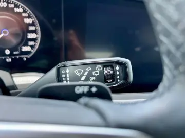 VW Touareg 4Motion AAC LEDER SHZ STHZG