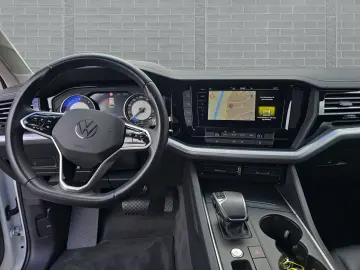 VW Touareg 3.0 TDI 4M AHK Standh. ACC LED Head Up