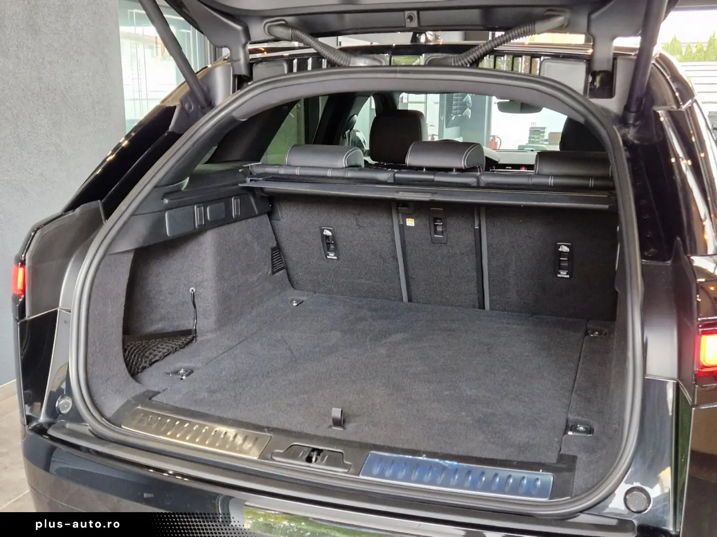 LAND ROVER Range Rover Velar R-Dynamic SE 4x4 2 0 Matrix