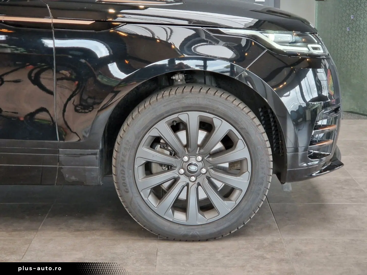 LAND ROVER Range Rover Velar R-Dynamic SE 4x4 2 0 Matrix
