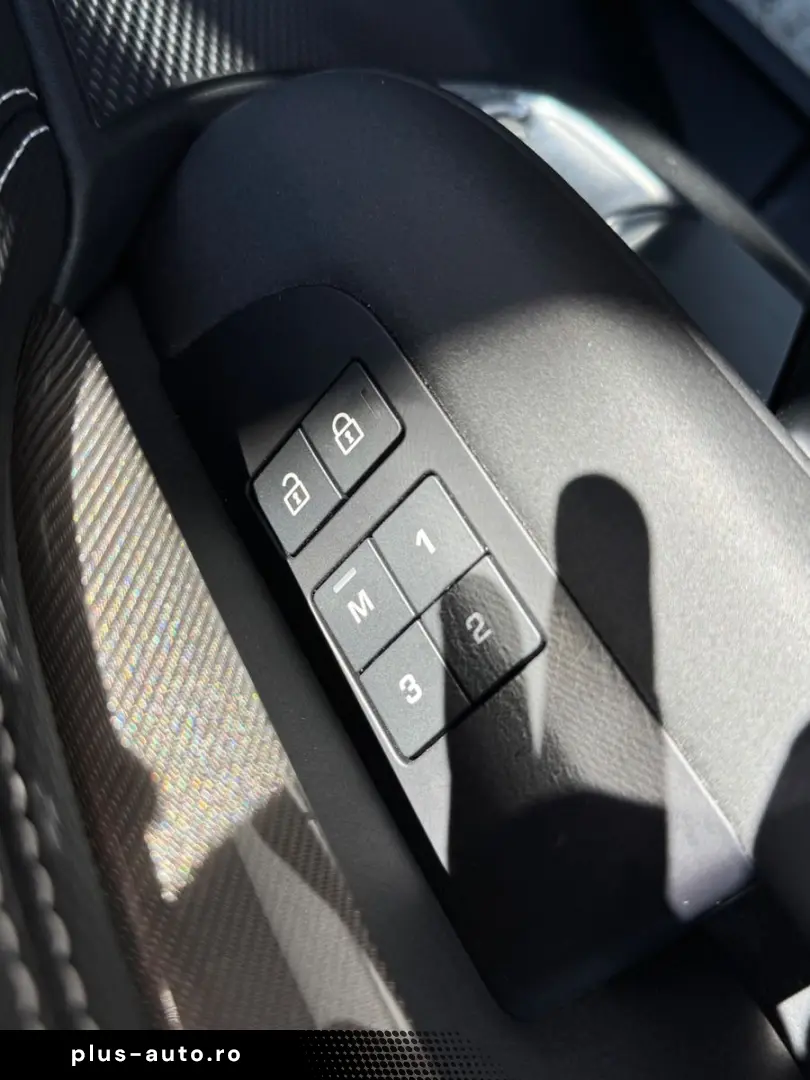 LAND ROVER Discovery  R-Dynamic AWD 7-SITZER 360&apo&hellip;