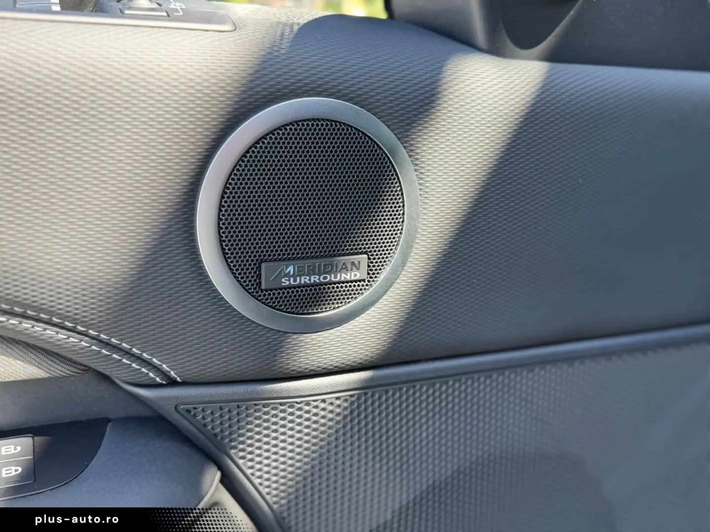 LAND ROVER Discovery  R-Dynamic AWD 7-SITZER 360&apo&hellip;