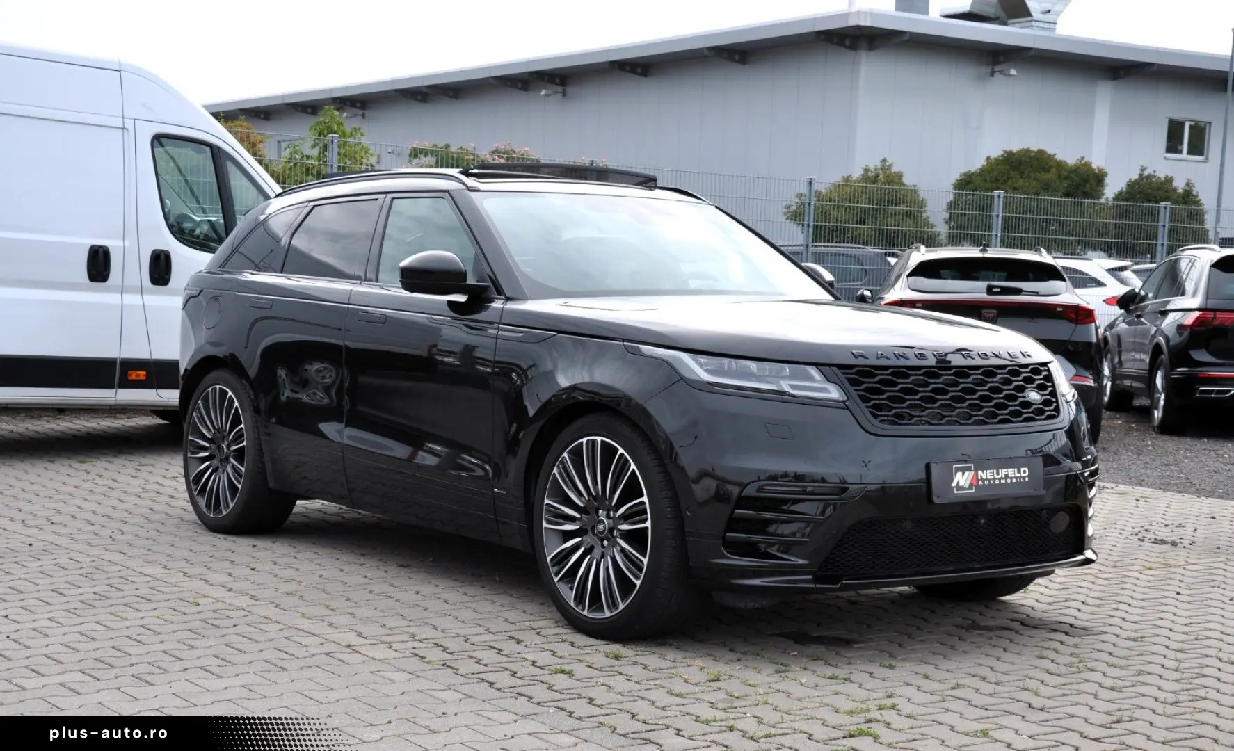 LAND ROVER Range Rover Velar R-Dynamic SE   Design-Paket
