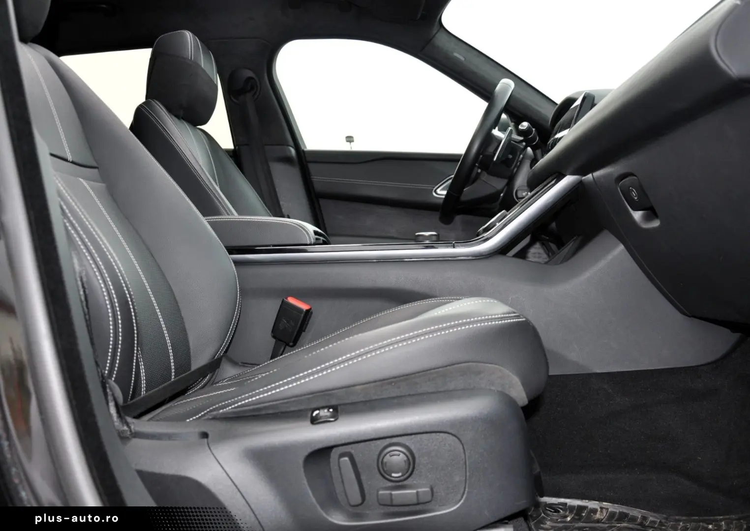LAND ROVER Range Rover Velar R-Dynamic SE   Design-Paket