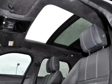 LAND ROVER Range Rover Velar R-Dynamic SE   Design-Paket