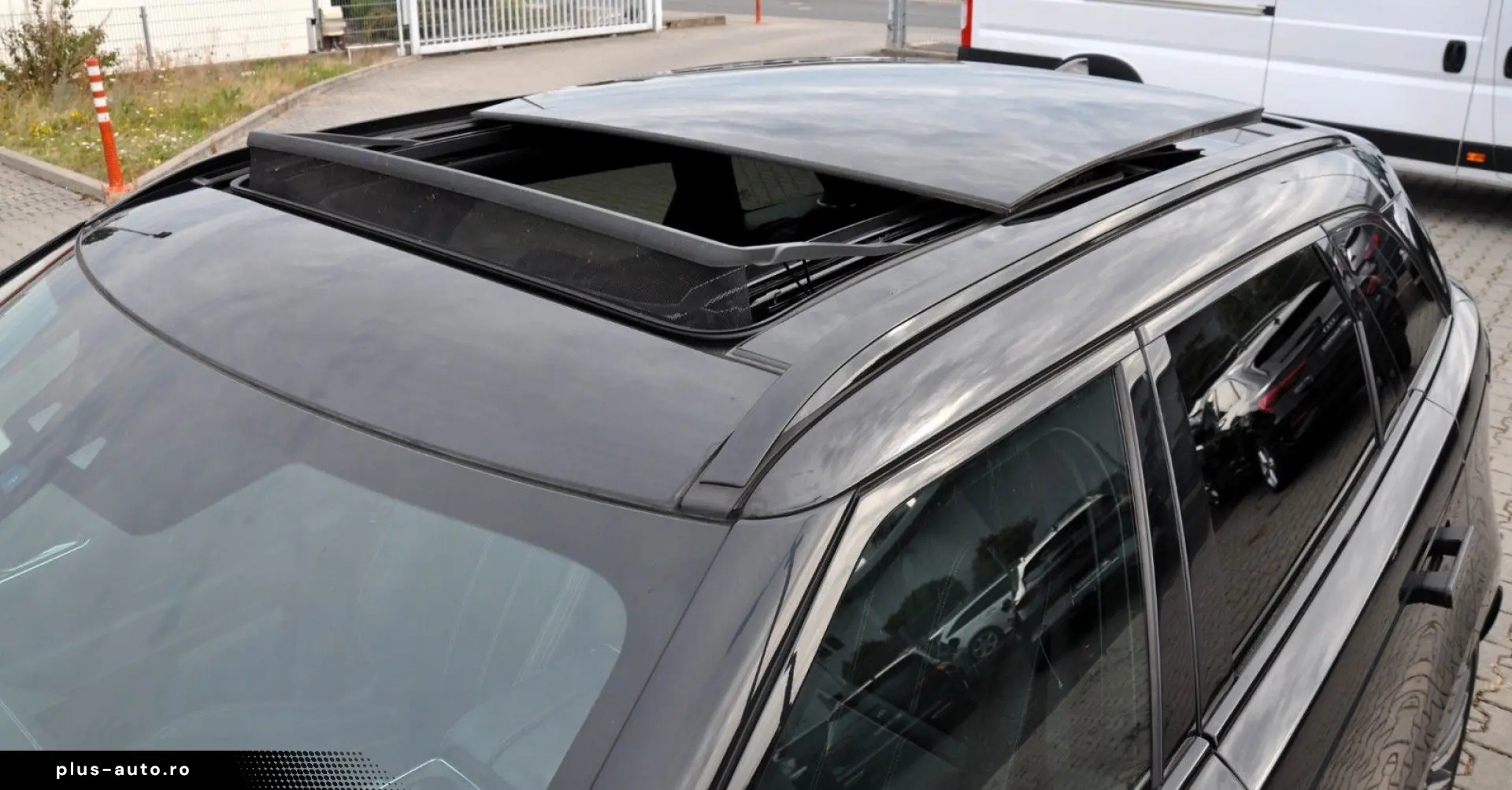 LAND ROVER Range Rover Velar R-Dynamic SE   Design-Paket