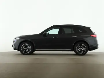 MERCEDES-BENZ GLC 220 d 4M AMG Pano AHK Distro Digital Light
