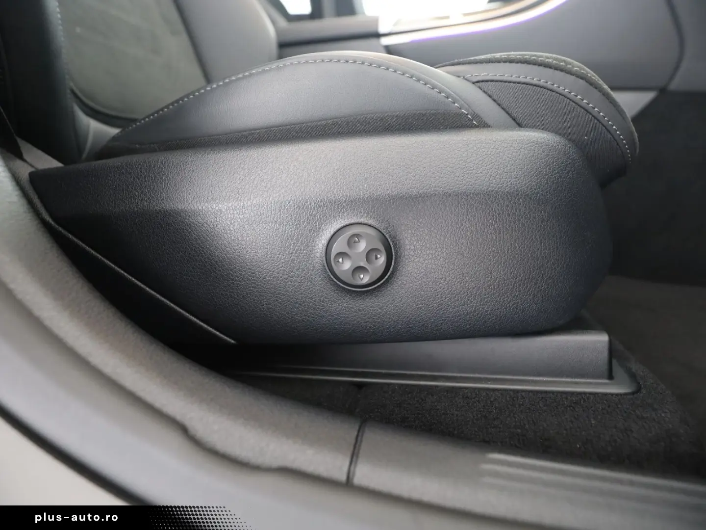 MERCEDES-BENZ GLC 220 d 4M AMG Pano AHK Distro Digital Light