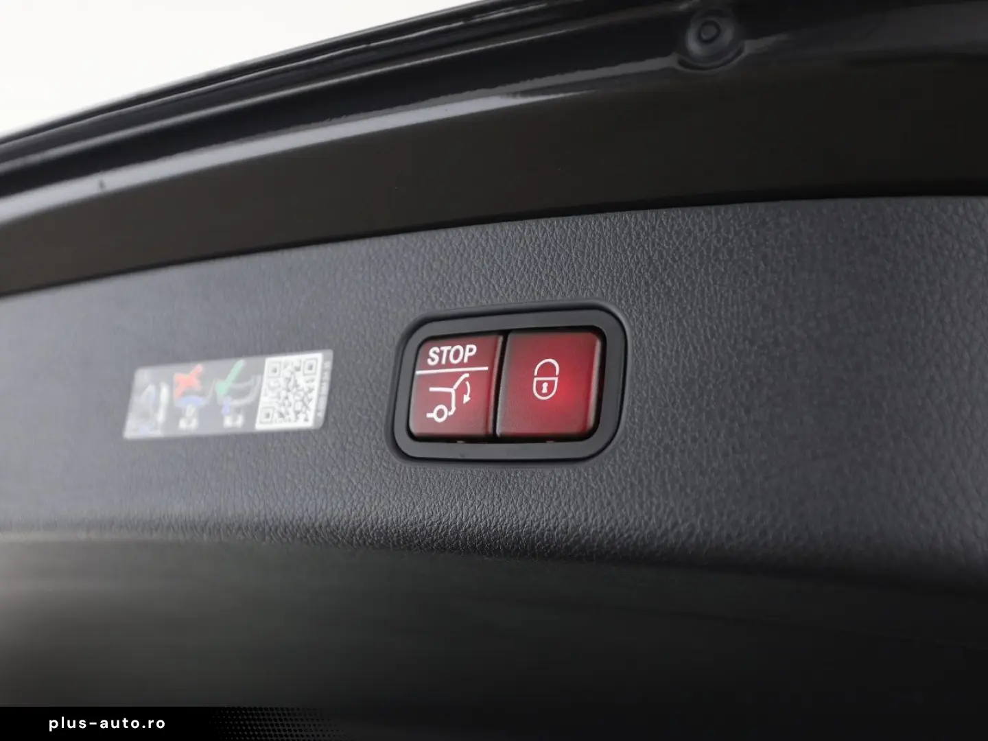 MERCEDES-BENZ GLC 220 d 4M AMG Pano AHK Distro Digital Light