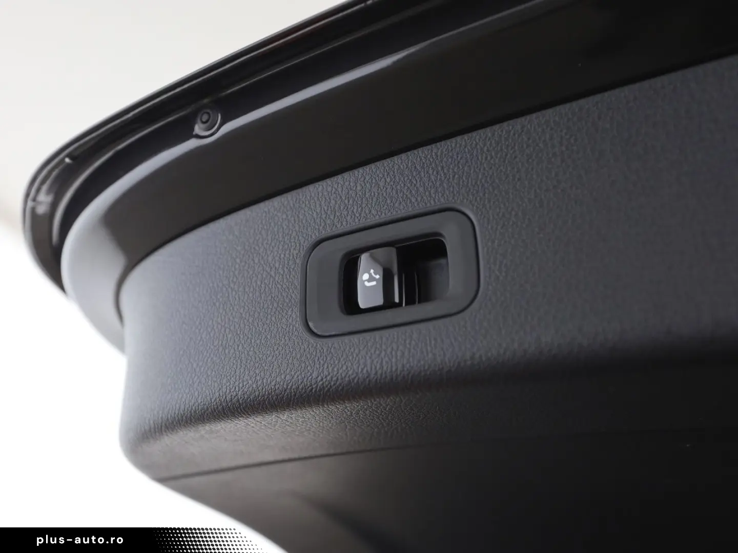 MERCEDES-BENZ GLC 220 d 4M AMG Pano AHK Distro Digital Light