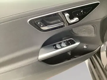 MERCEDES-BENZ C 220 d AMG Pano MEMORY NIGHT LED