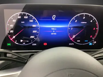 MERCEDES-BENZ C 220 d AMG Pano MEMORY NIGHT LED
