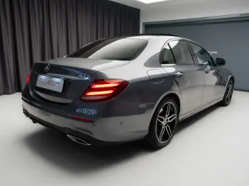 Mercedes-Benz E 350  Burm   Multibeam  Night