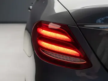 Mercedes-Benz E 350  Burm   Multibeam  Night
