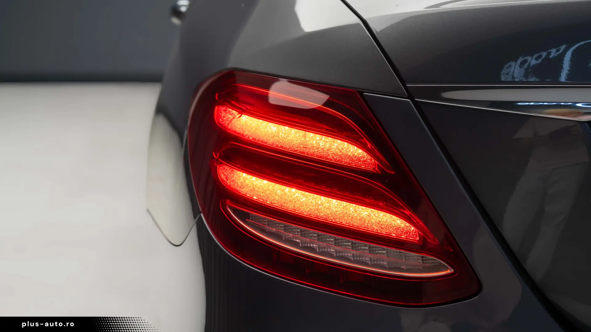 Mercedes-Benz E 350  Burm   Multibeam  Night
