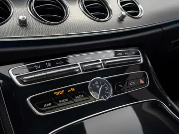 Mercedes-Benz E 350  Burm   Multibeam  Night