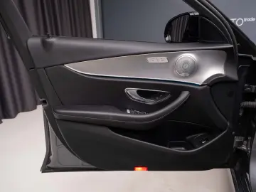 Mercedes-Benz E 350  Burm   Multibeam  Night