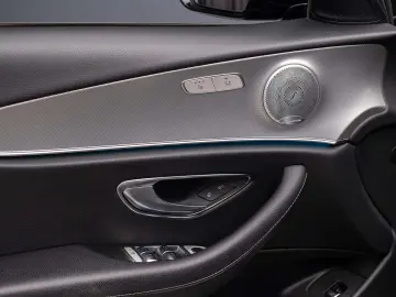 Mercedes-Benz E 350  Burm   Multibeam  Night