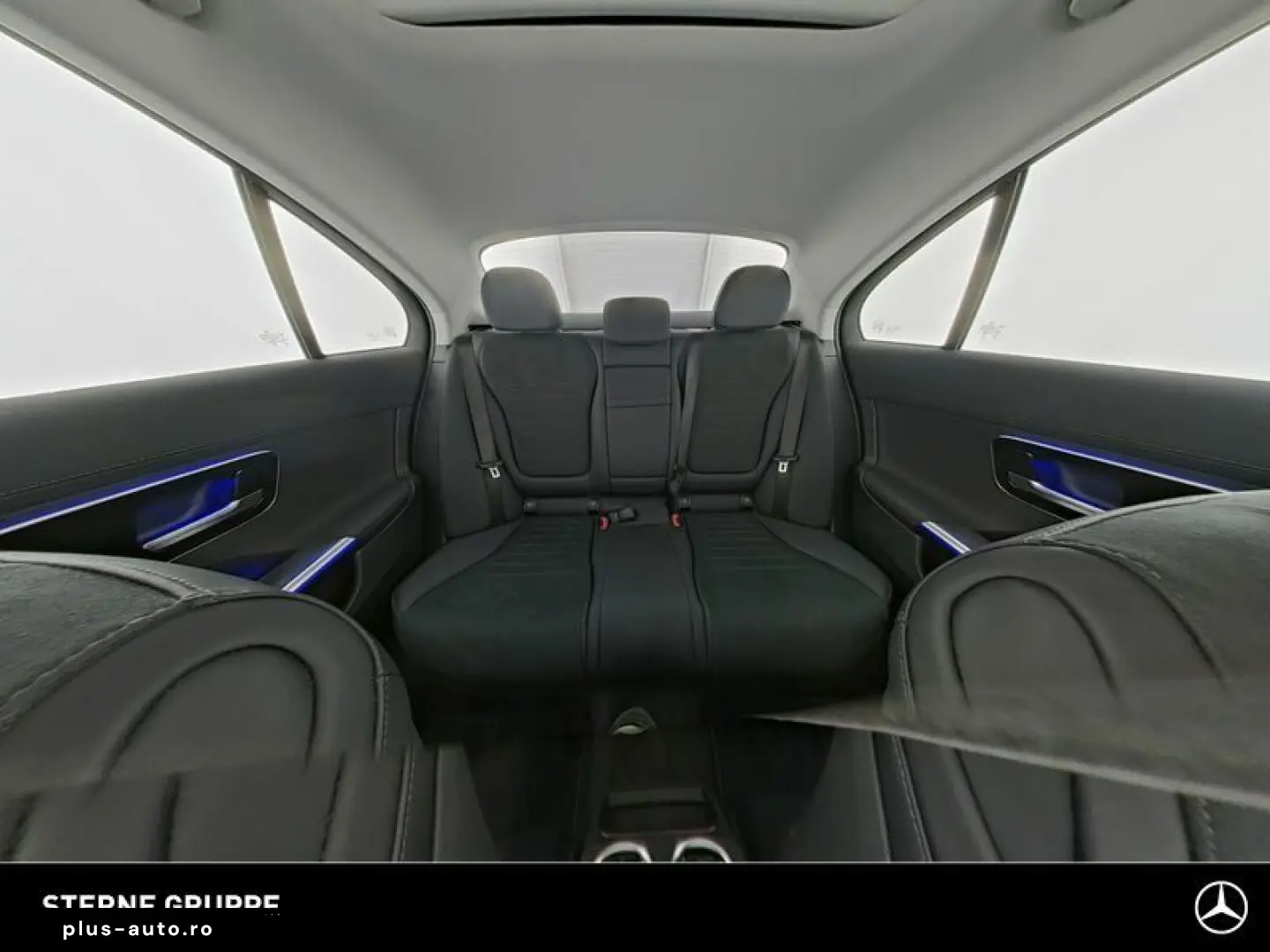 MERCEDES-BENZ C 200 d AMG Adv  18  Pano 360 Ambi  Memo