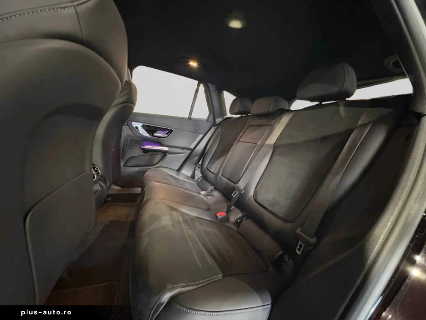 MERCEDES-BENZ GLC 300 4M AMG NIGHT DISTR MEMO KEYL 360  AHK