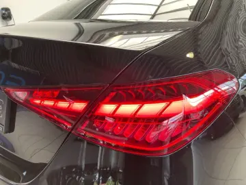 MERCEDES-BENZ C 200 d AMG Pano Night AHK Kamera Memo…