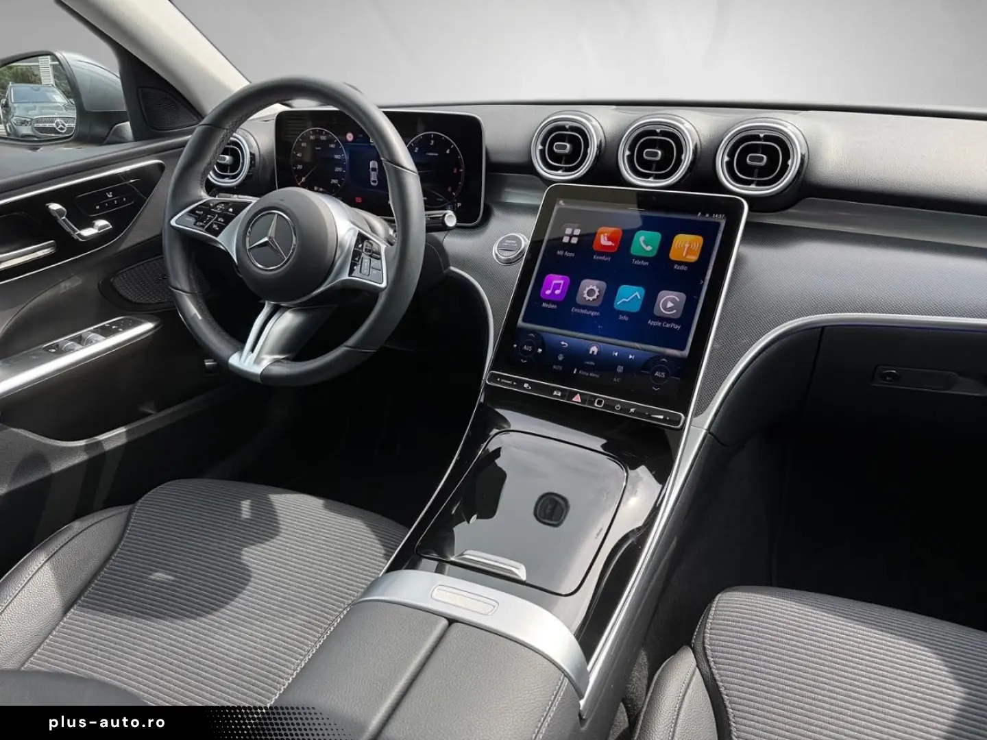MERCEDES-BENZ C-Class 2025 — imagine 24