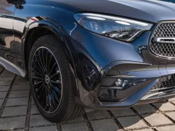 MERCEDES-BENZ GLC 300 d 4M AMG Night 360  AHK MBUX Distro