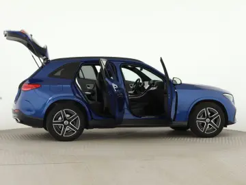 MERCEDES-BENZ GLC 300 d 4M  AMG Premium Digi-Light 3…