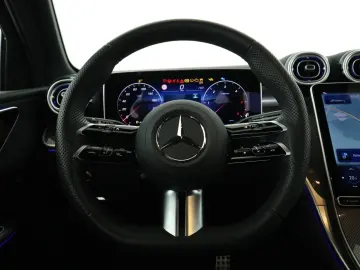 MERCEDES-BENZ GLC 300 d 4M  AMG Premium Digi-Light 3…
