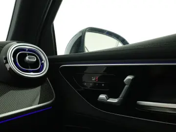 MERCEDES-BENZ GLC 300 d 4M  AMG Premium Digi-Light 3…