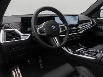 BMW X5 M60i Panorama