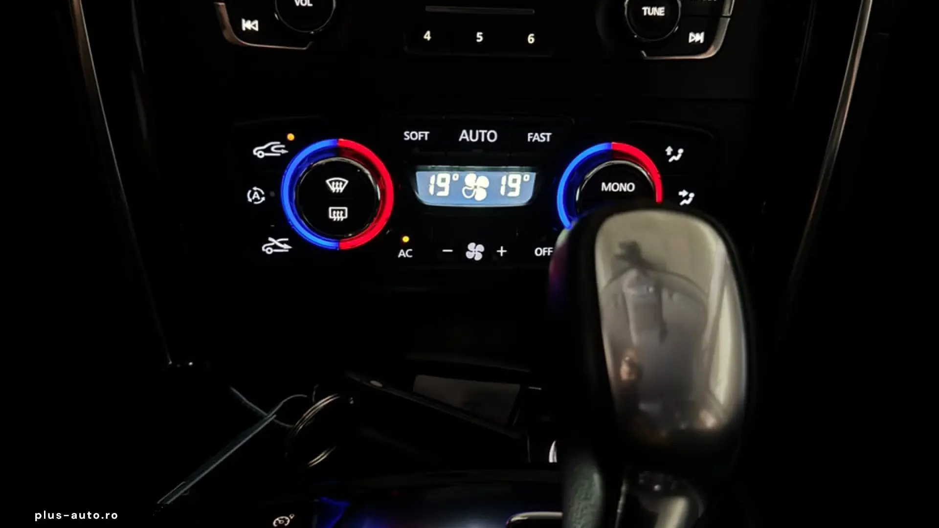 Renault Latitude 2.0 dCi Initiale – 175 CP – Automată – 2014