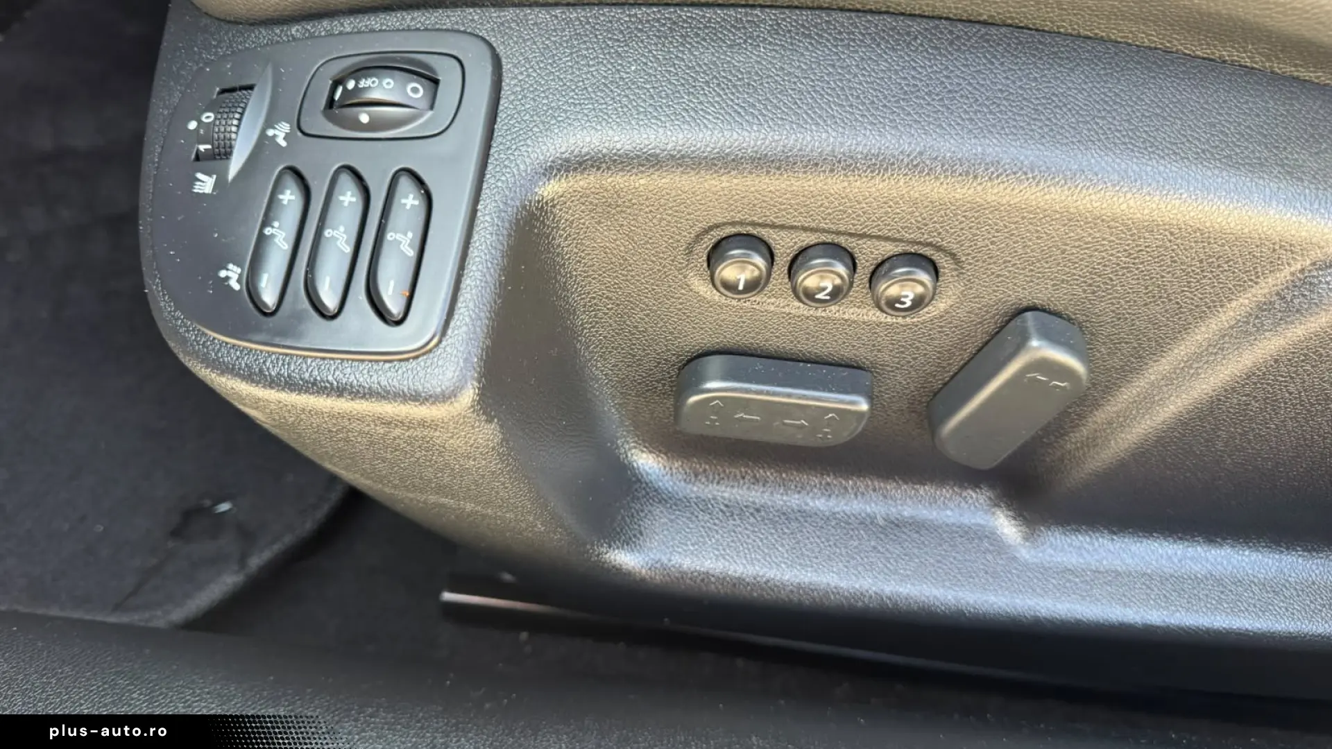 Renault Latitude 2.0 dCi Initiale – 175 CP – Automată – 2014