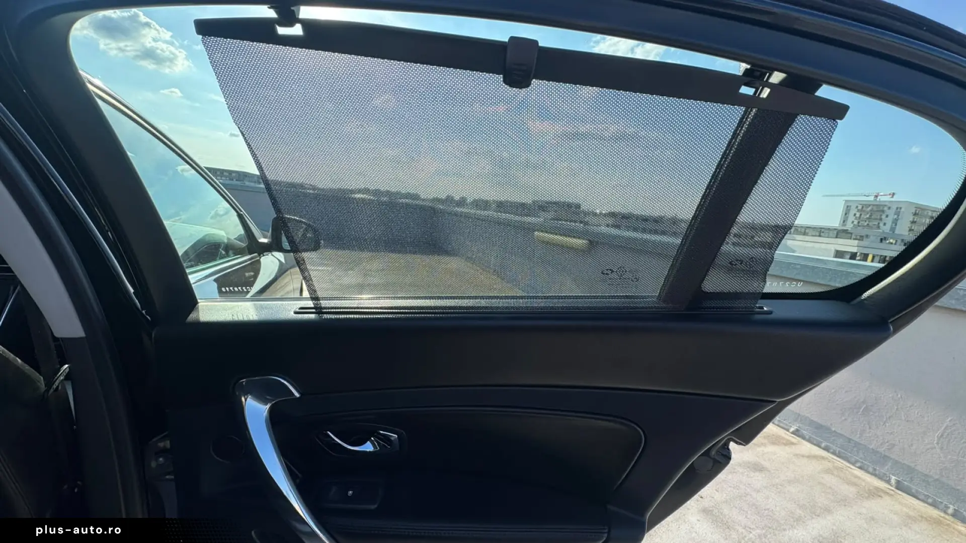 Renault Latitude 2.0 dCi Initiale – 175 CP – Automată – 2014