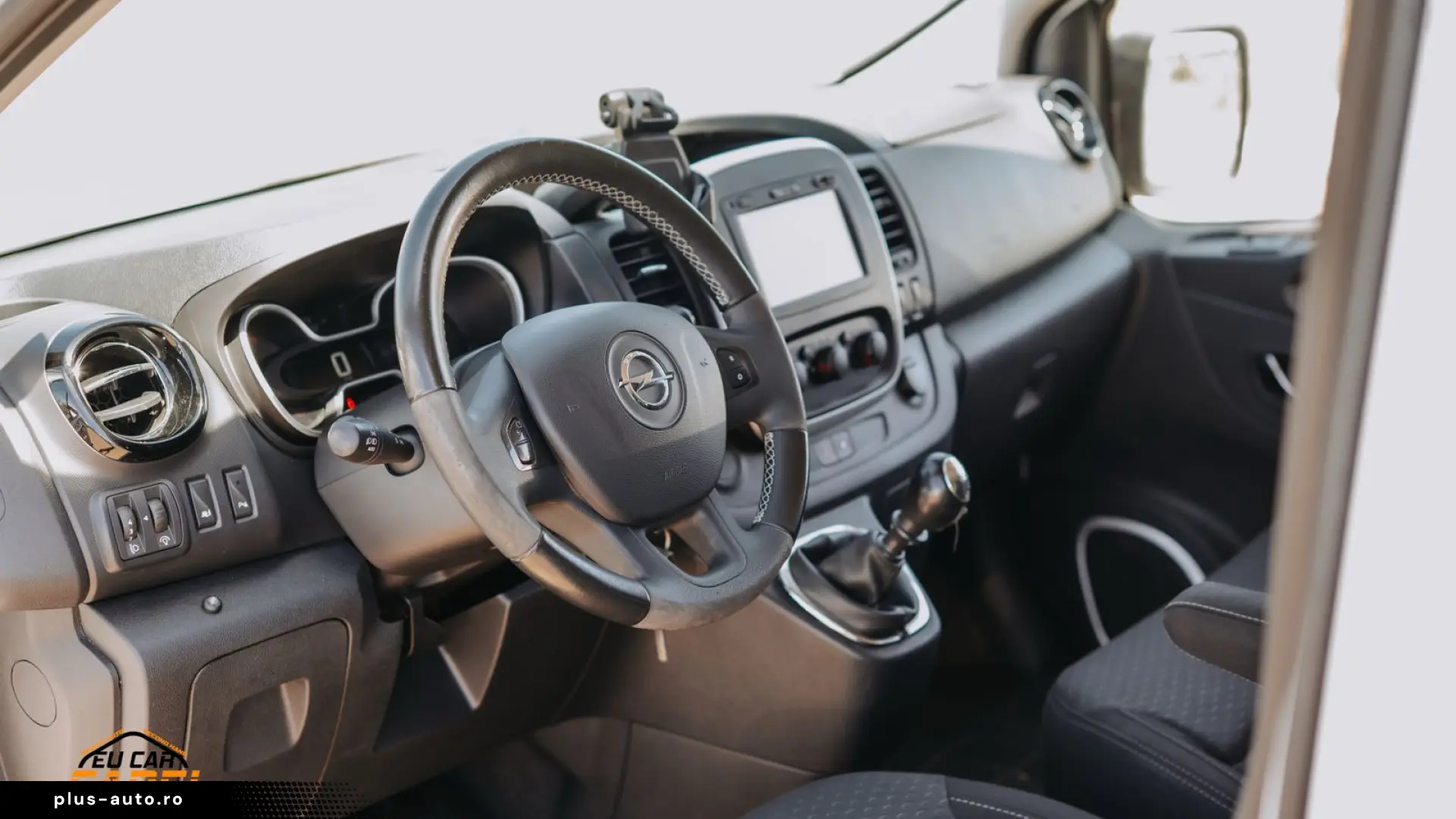 OPEL VIVARO 1 6 DIESEL  8 1 LOCURI