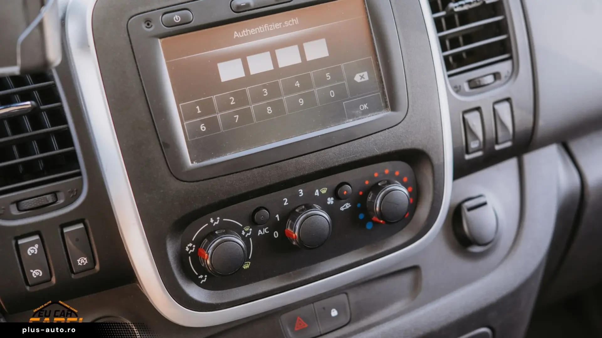 OPEL VIVARO 1 6 DIESEL  8 1 LOCURI