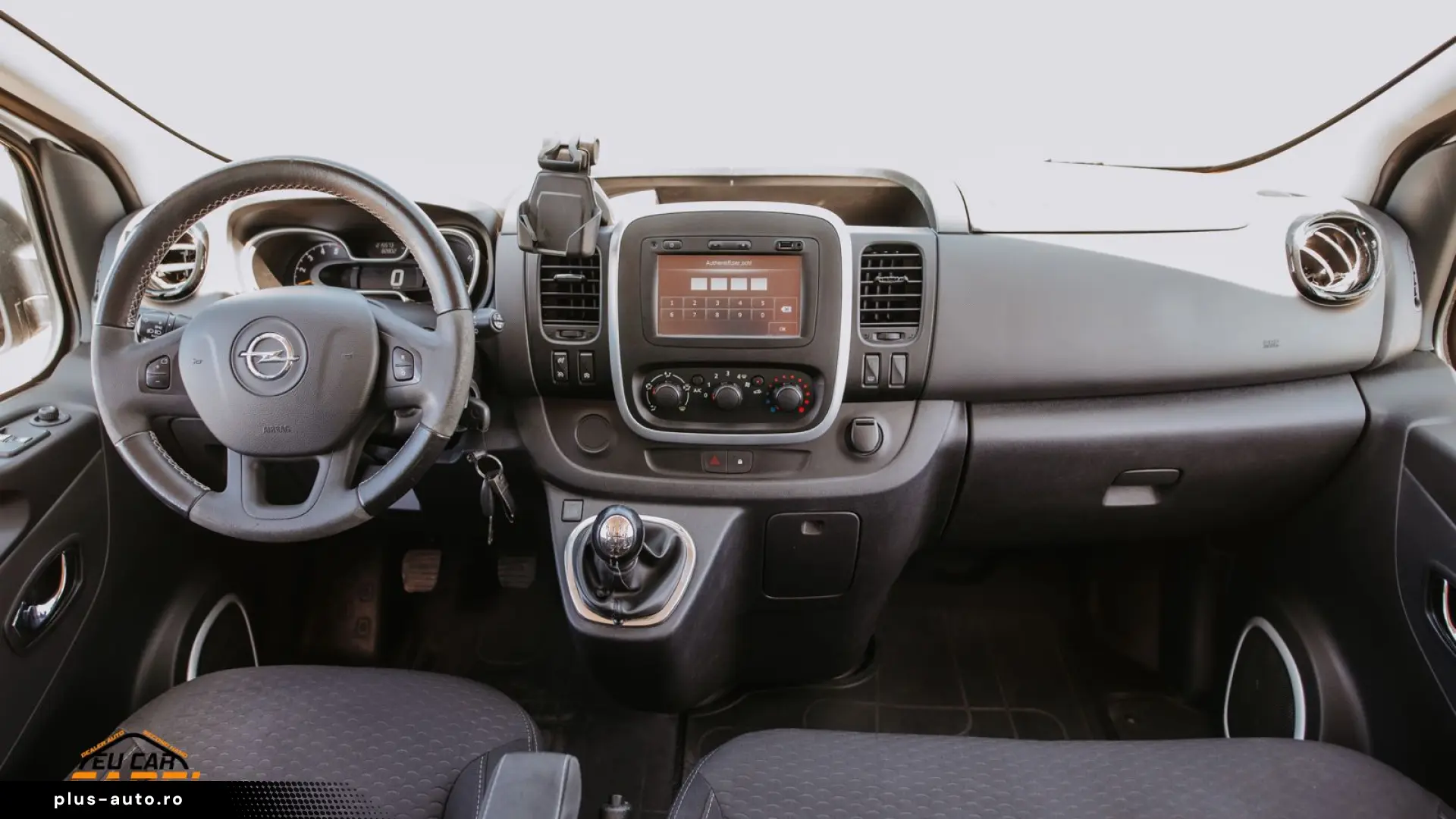 OPEL VIVARO 1 6 DIESEL  8 1 LOCURI