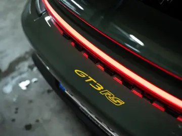 Porsche 911 GT3RS Weissach