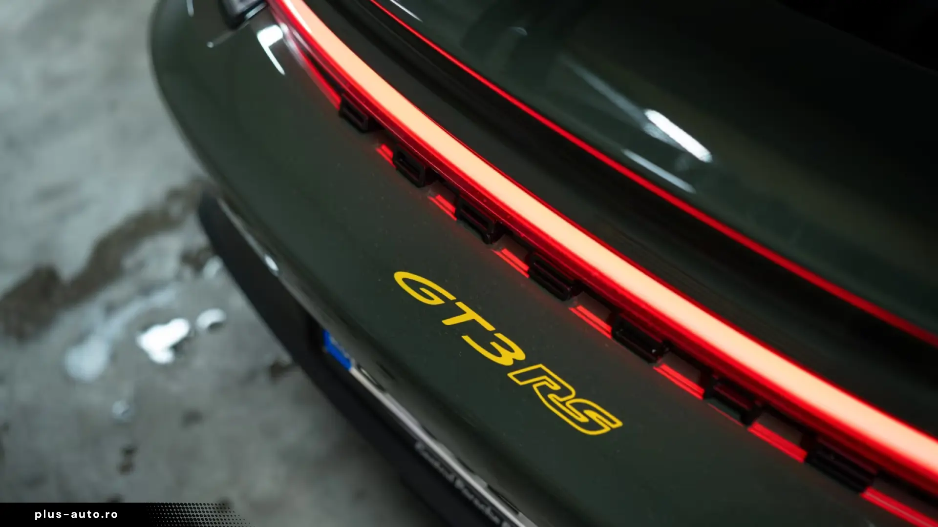 Porsche 911 GT3RS Weissach