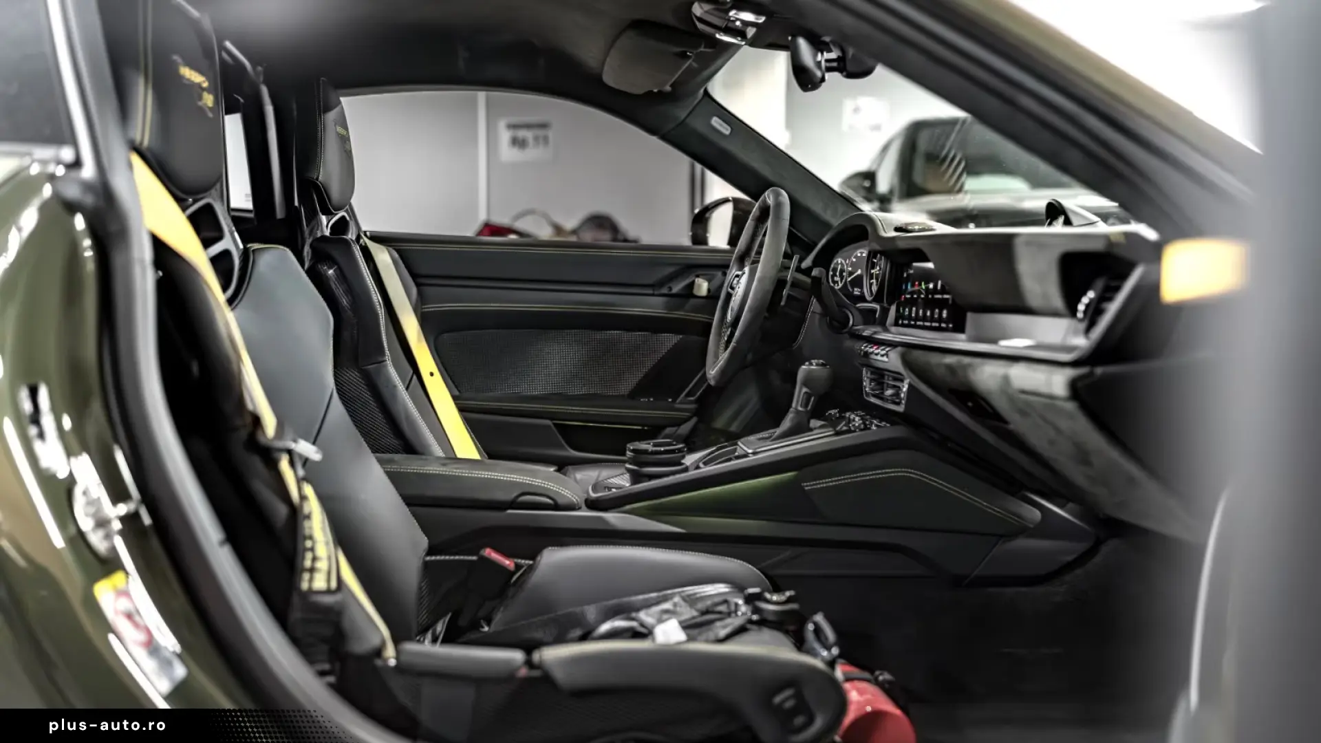 Porsche 911 GT3RS Weissach