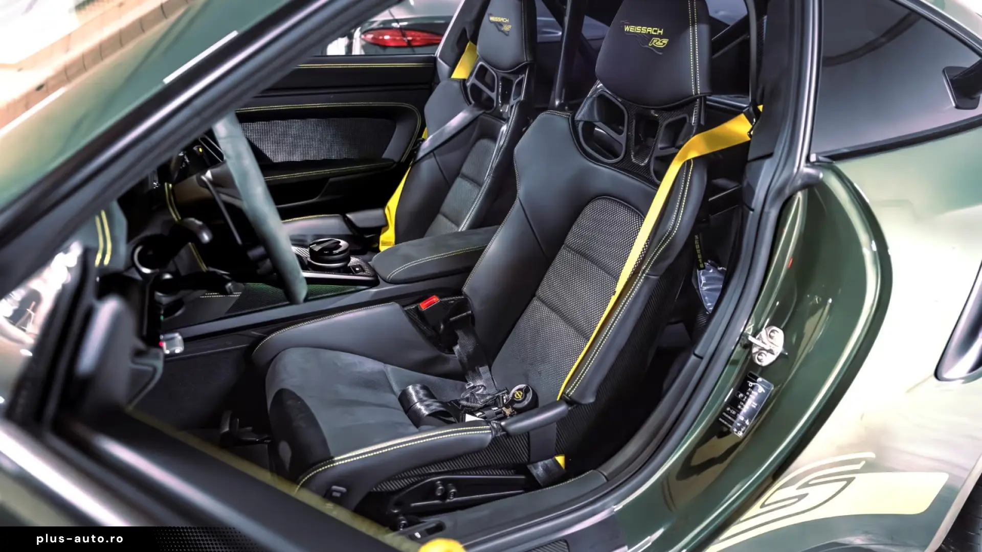 Porsche 911 GT3RS Weissach