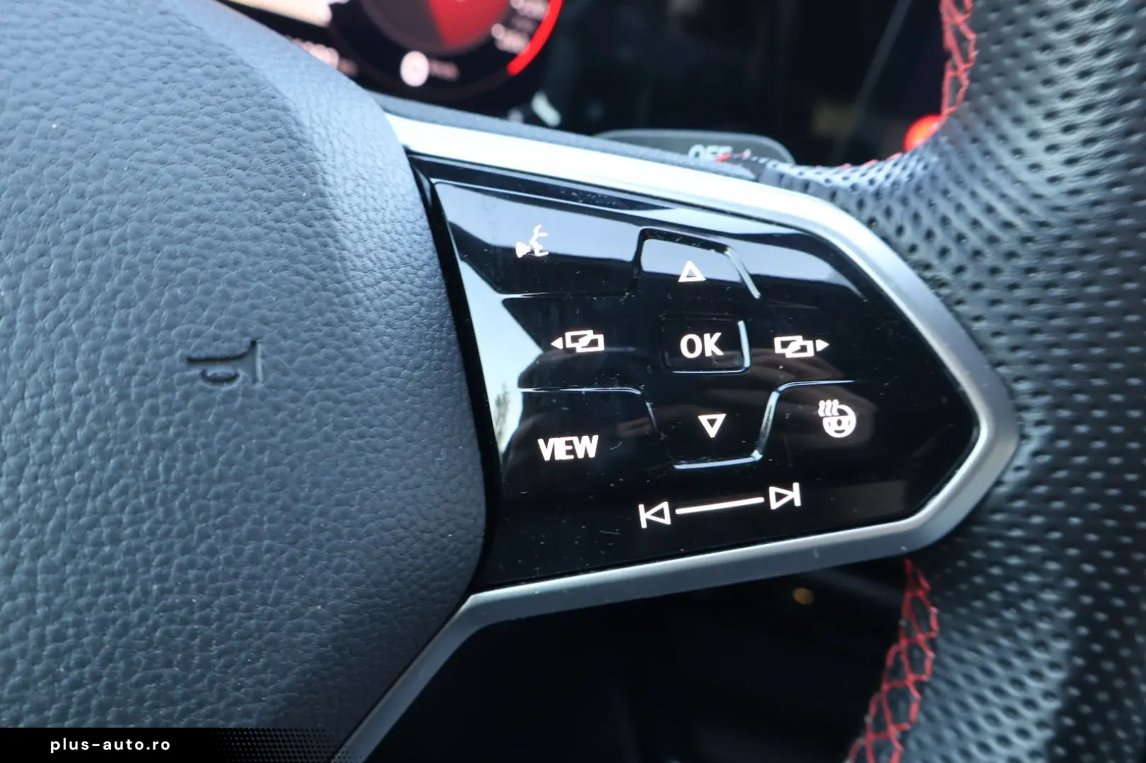 VW Golf VIII GTI 2.0 TSI AID ACC LED AMBIENT 19