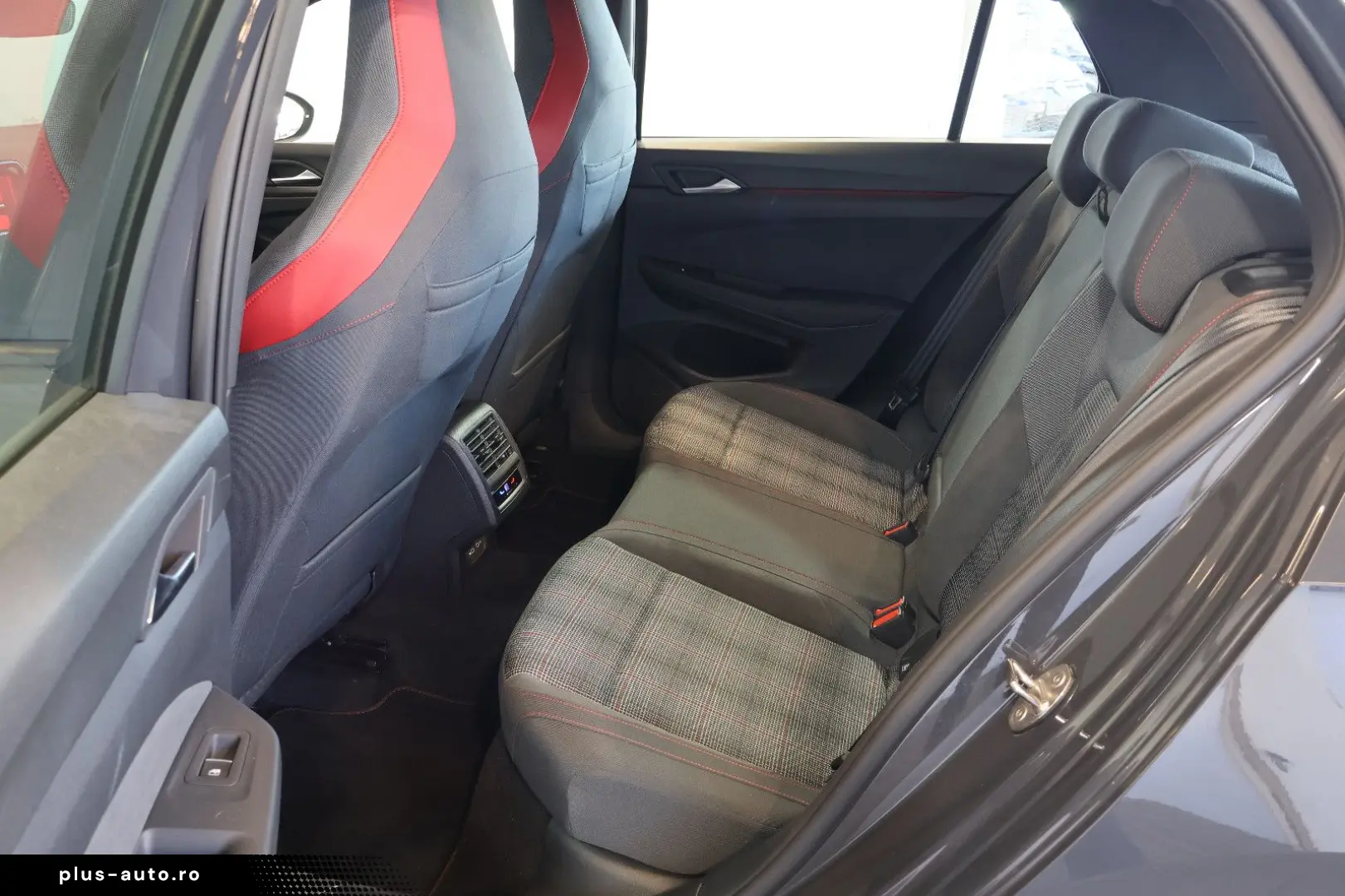 VW Golf VIII GTI 2.0 TSI AID ACC LED AMBIENT 19
