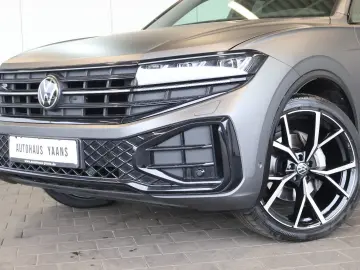 VW Touareg 3.0 TDI R-Line LUFT NACHT PANO AHK HUD