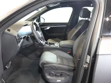 VW Touareg 3.0 TDI R-Line LUFT NACHT PANO AHK HUD