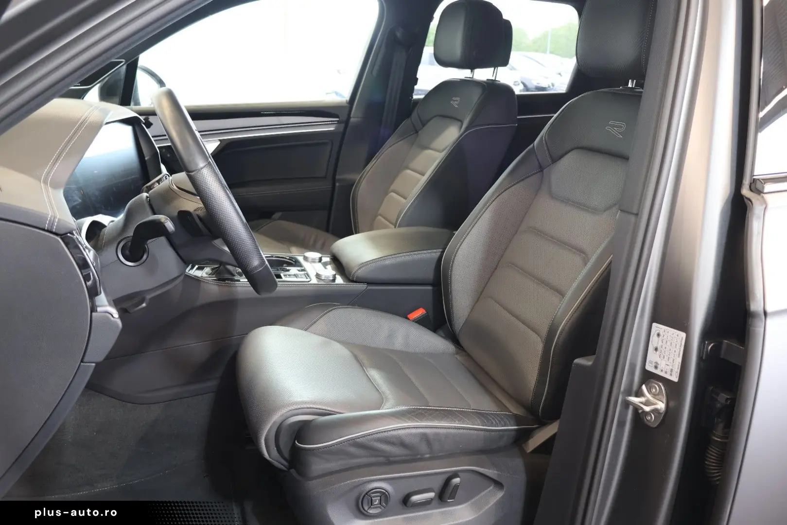 VW Touareg 3.0 TDI R-Line LUFT NACHT PANO AHK HUD