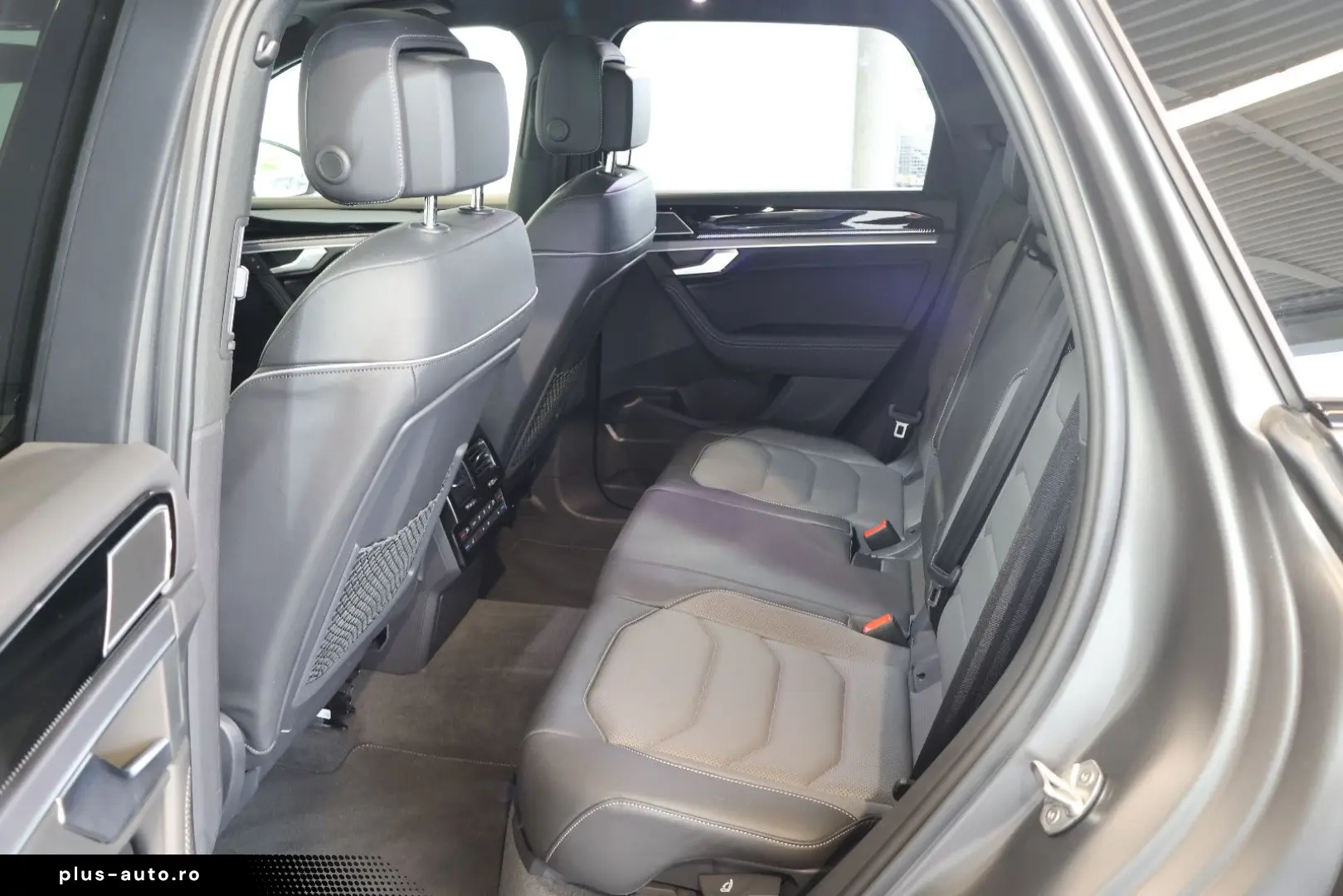 VW Touareg 3.0 TDI R-Line LUFT NACHT PANO AHK HUD