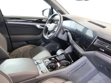 VW Touareg 3.0 TDI R-Line LUFT NACHT PANO AHK HUD