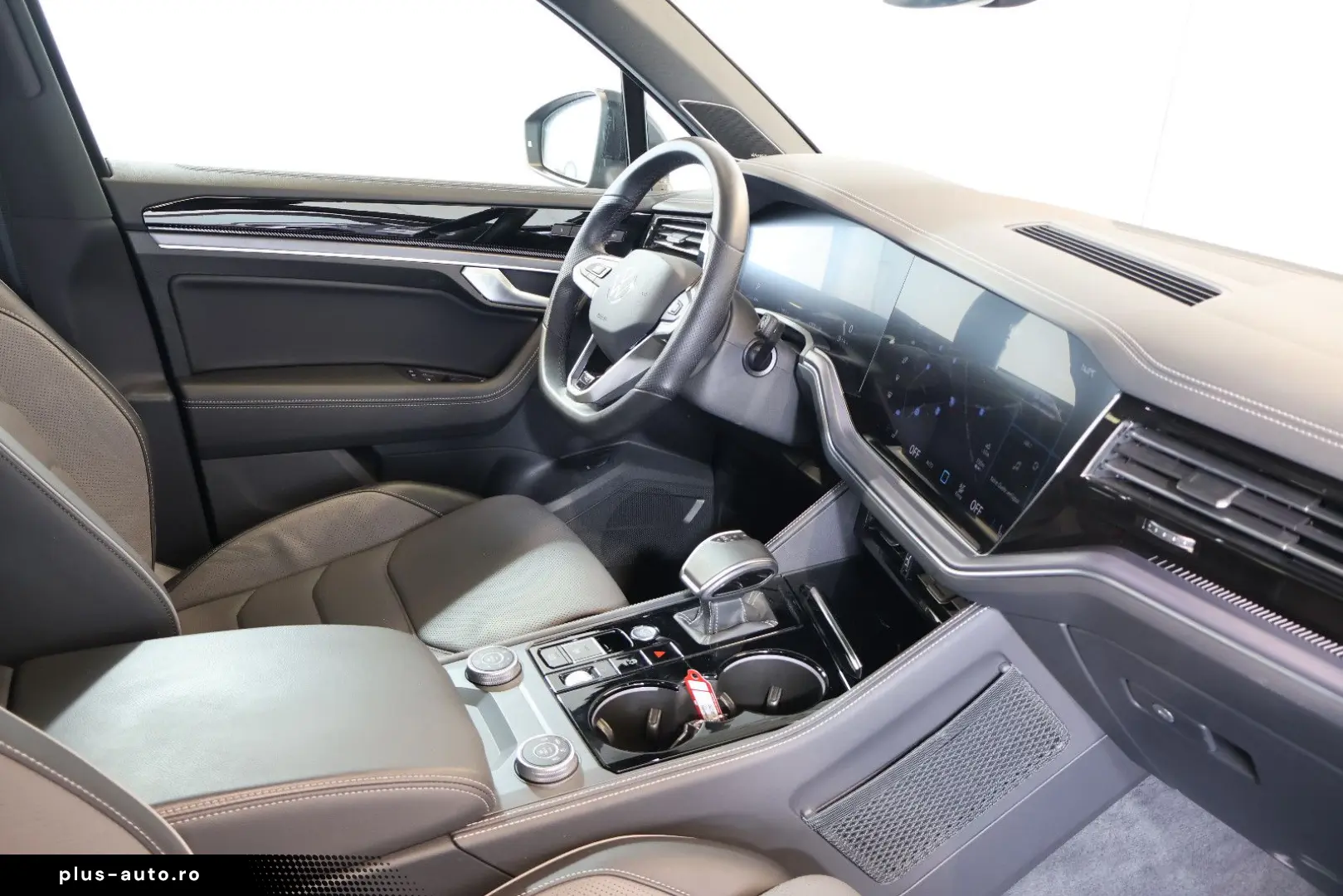 VW Touareg 3.0 TDI R-Line LUFT NACHT PANO AHK HUD